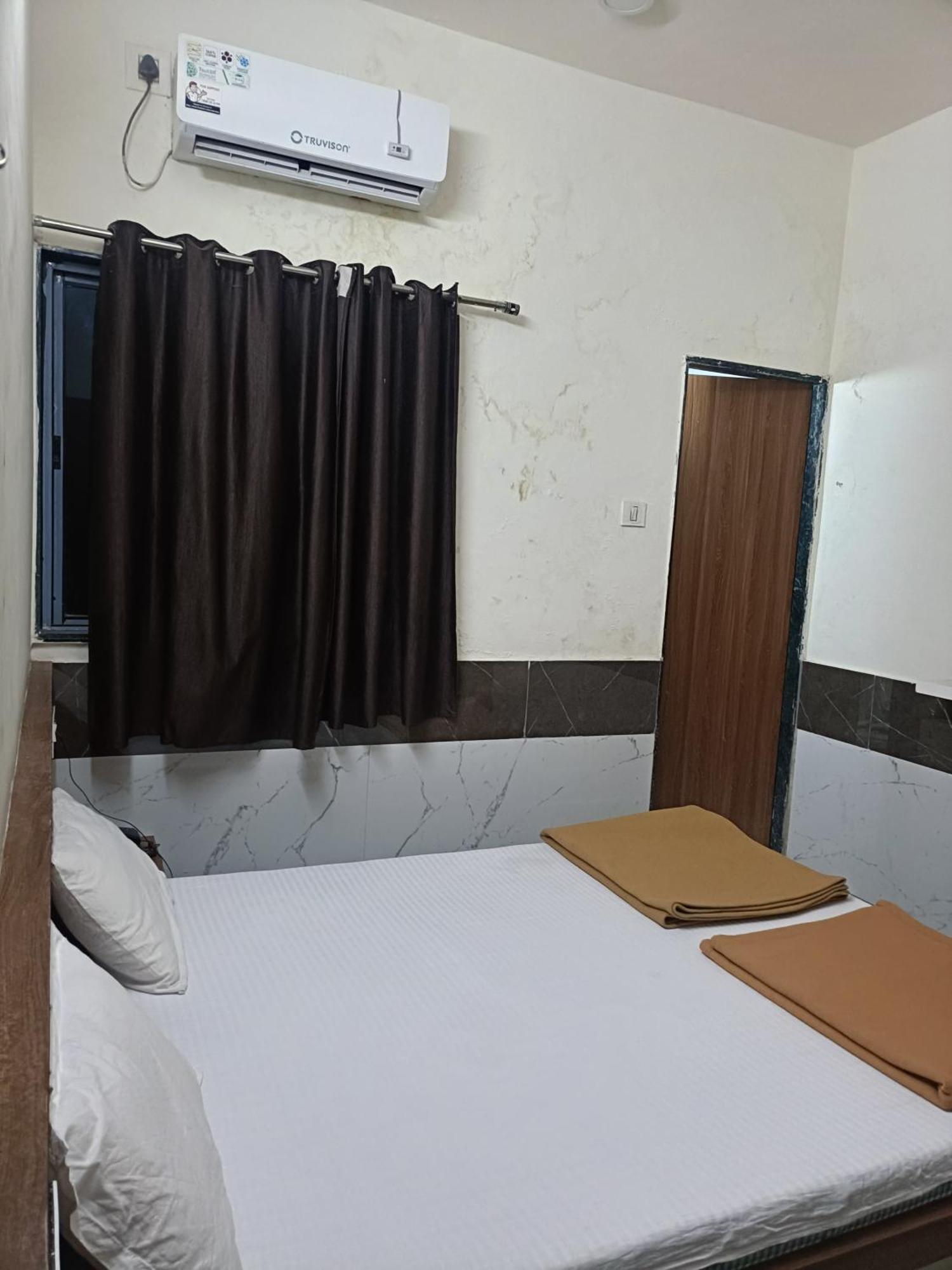 Dwārka Hotel Mahalaxmi מראה חיצוני תמונה