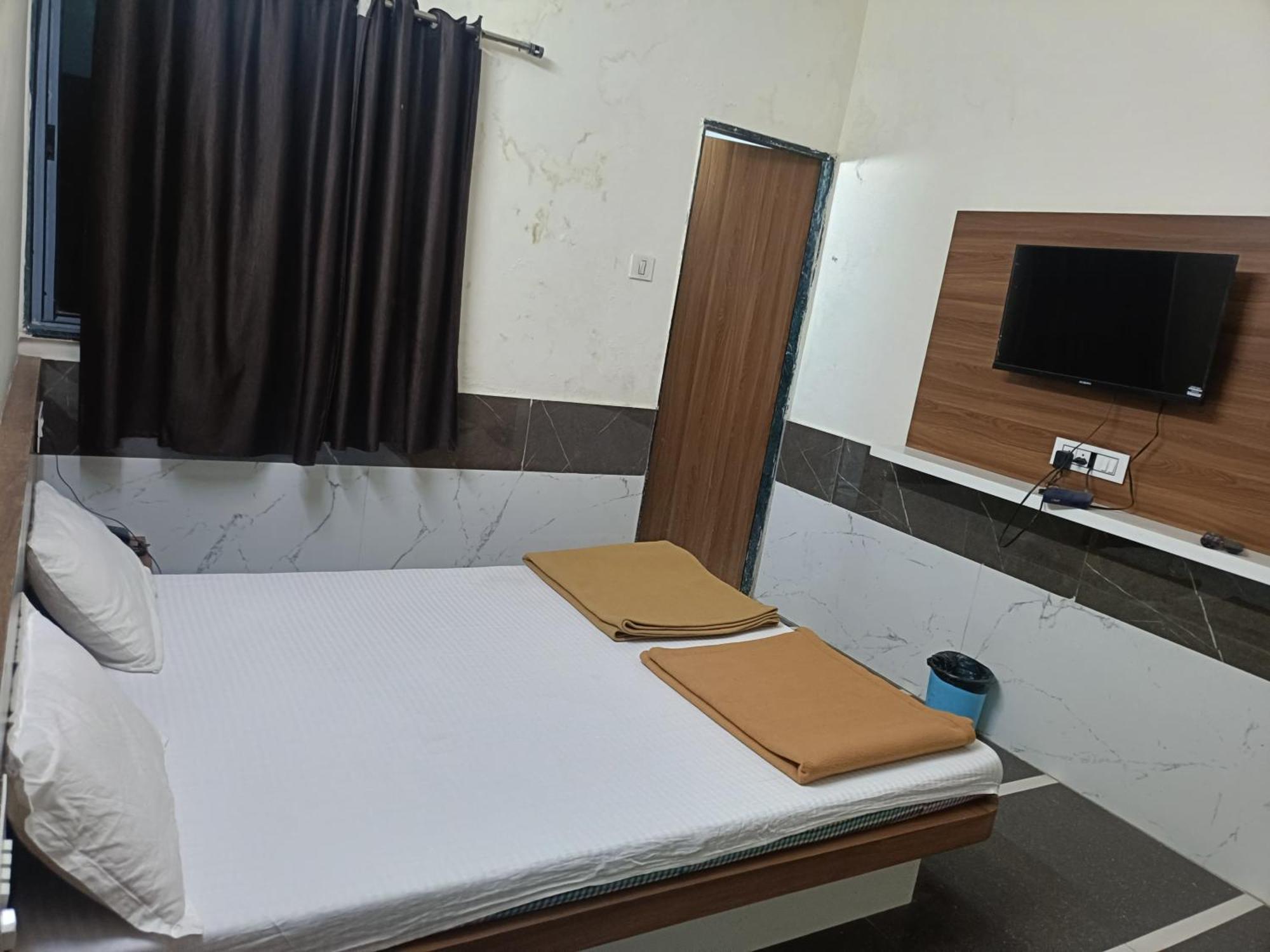 Dwārka Hotel Mahalaxmi מראה חיצוני תמונה